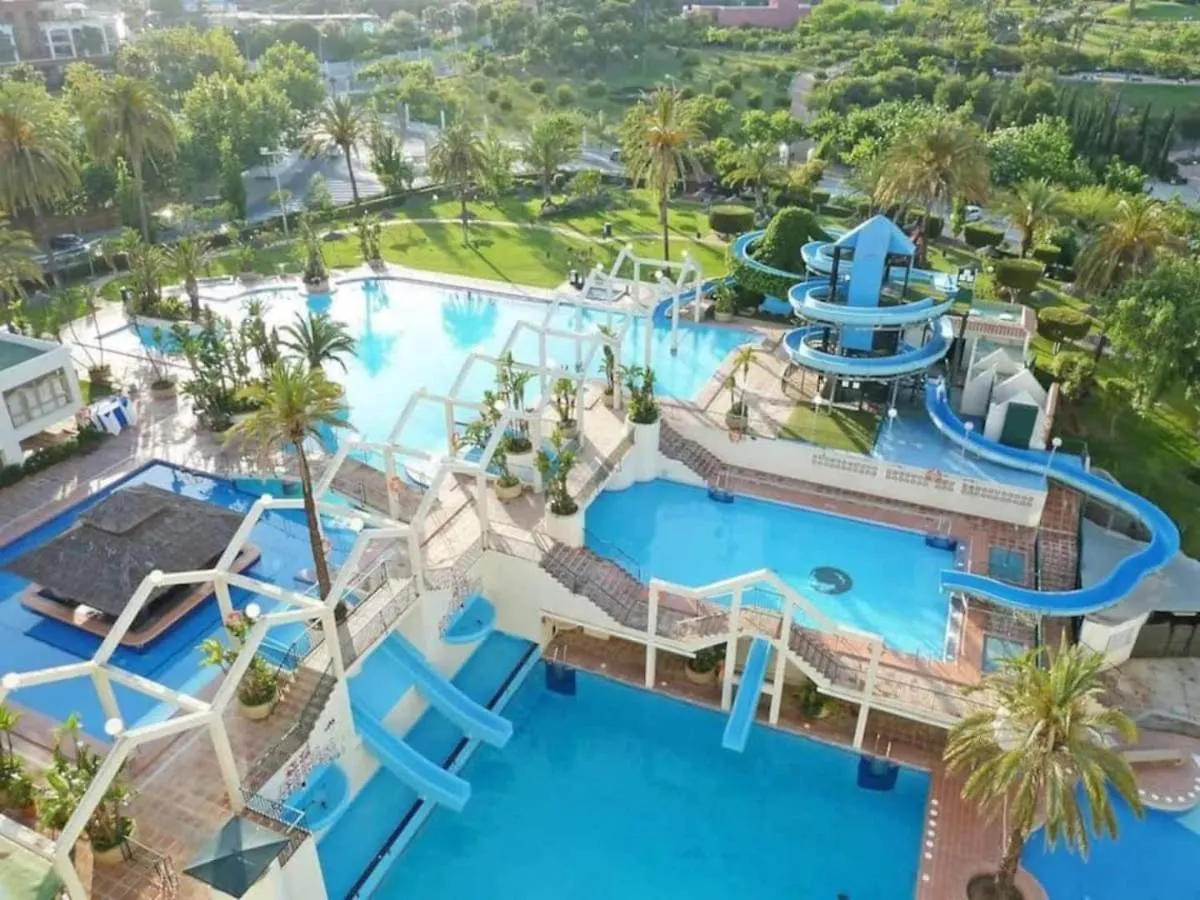 Benalbeach-Cozy And Equipped Apt With Water Slides & Beach Apartment Benalmadena