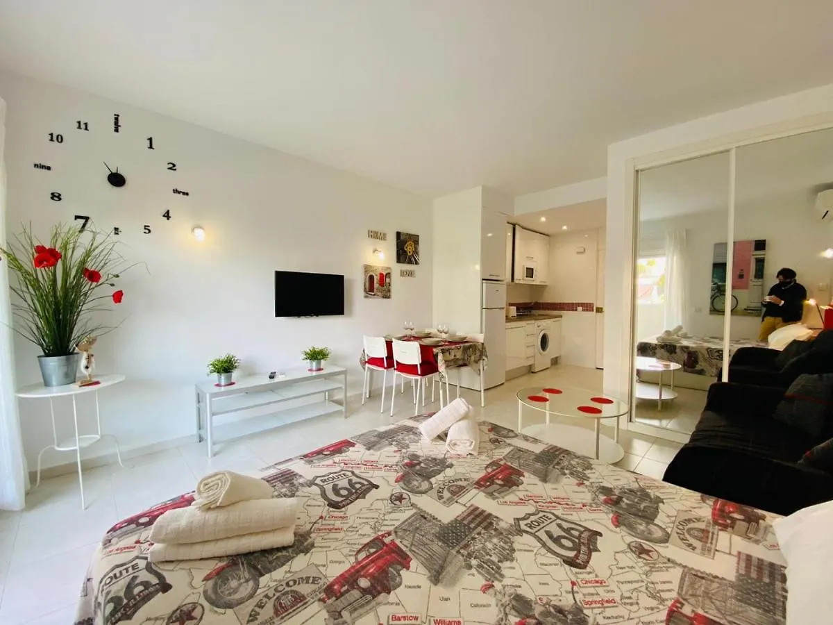Benalbeach-Cozy And Equipped Apt With Water Slides & Beach Apartment Benalmadena