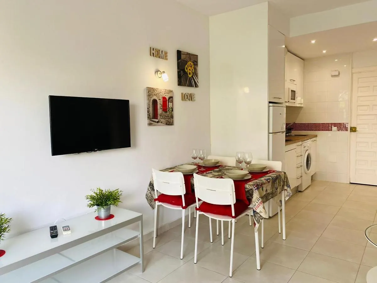 Benalbeach-Cozy And Equipped Apt With Water Slides & Beach Apartment Benalmadena